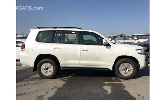 Buy Import Toyota Land Cruiser White Car in Import - Dubai in Batken Buy Import Toyota Land Cruiser White Car in Import - Dubai in Batken