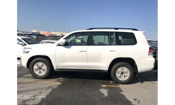 Buy Import Toyota Land Cruiser White Car in Import - Dubai in Batken Buy Import Toyota Land Cruiser White Car in Import - Dubai in Batken