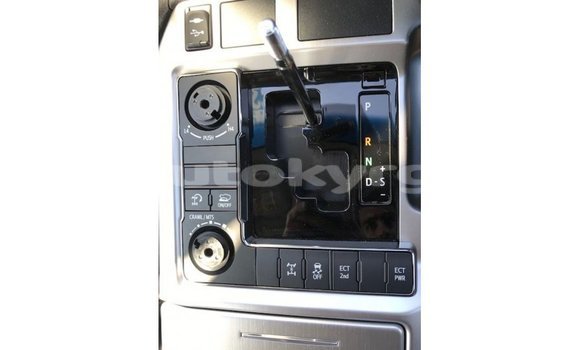 Buy Import Toyota Land Cruiser White Car in Import - Dubai in Batken Buy Import Toyota Land Cruiser White Car in Import - Dubai in Batken