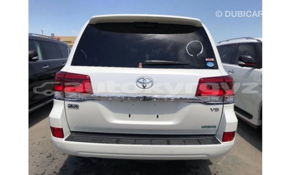 Buy Import Toyota Land Cruiser White Car in Import - Dubai in Batken Buy Import Toyota Land Cruiser White Car in Import - Dubai in Batken
