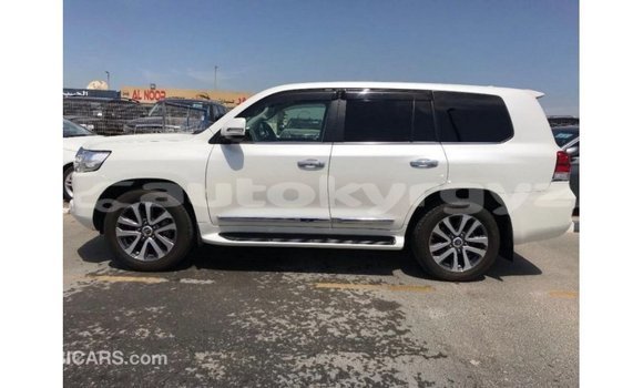 Buy Import Toyota Land Cruiser White Car in Import - Dubai in Batken Buy Import Toyota Land Cruiser White Car in Import - Dubai in Batken
