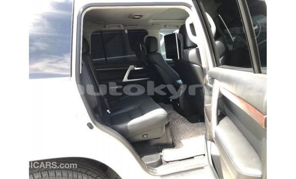Buy Import Toyota Land Cruiser White Car in Import - Dubai in Batken Buy Import Toyota Land Cruiser White Car in Import - Dubai in Batken