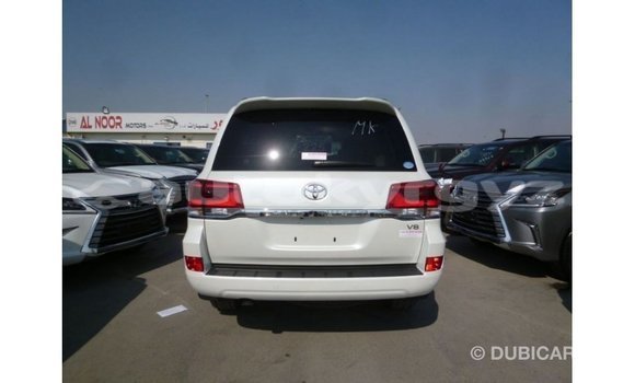 Buy Import Toyota Land Cruiser White Car in Import - Dubai in Batken Buy Import Toyota Land Cruiser White Car in Import - Dubai in Batken