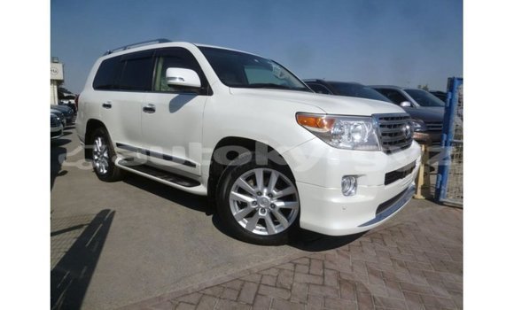 Buy Import Toyota Land Cruiser White Car in Import - Dubai in Batken Buy Import Toyota Land Cruiser White Car in Import - Dubai in Batken