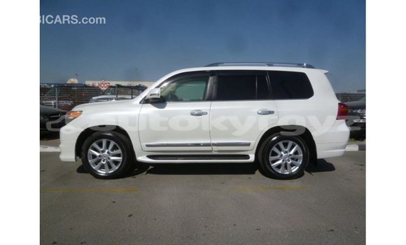 Buy Import Toyota Land Cruiser White Car in Import - Dubai in Batken Buy Import Toyota Land Cruiser White Car in Import - Dubai in Batken