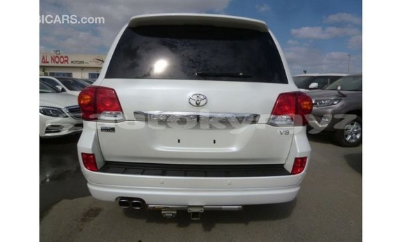 Buy Import Toyota Land Cruiser White Car in Import - Dubai in Batken Buy Import Toyota Land Cruiser White Car in Import - Dubai in Batken