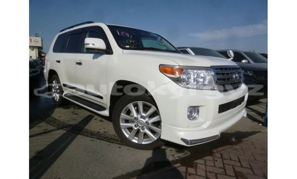 Buy Import Toyota Land Cruiser White Car in Import - Dubai in Batken Buy Import Toyota Land Cruiser White Car in Import - Dubai in Batken