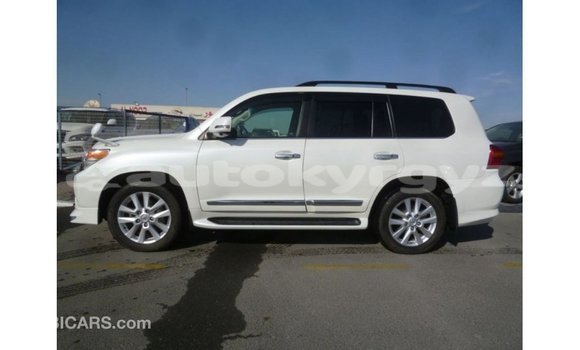 Buy Import Toyota Land Cruiser White Car in Import - Dubai in Batken Buy Import Toyota Land Cruiser White Car in Import - Dubai in Batken