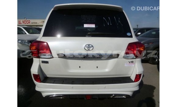 Buy Import Toyota Land Cruiser White Car in Import - Dubai in Batken Buy Import Toyota Land Cruiser White Car in Import - Dubai in Batken