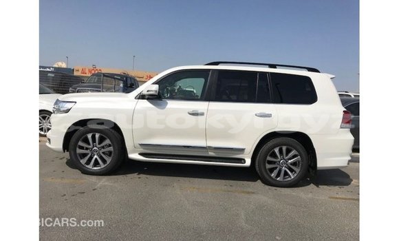 Buy Import Toyota Land Cruiser White Car in Import - Dubai in Batken Buy Import Toyota Land Cruiser White Car in Import - Dubai in Batken