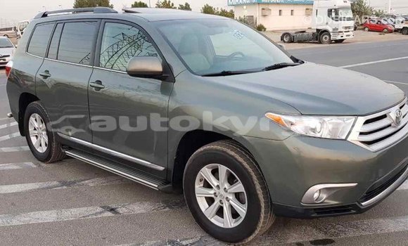 Buy Import Toyota Highlander Green Car in Import - Dubai in Batken Buy Import Toyota Highlander Green Car in Import - Dubai in Batken