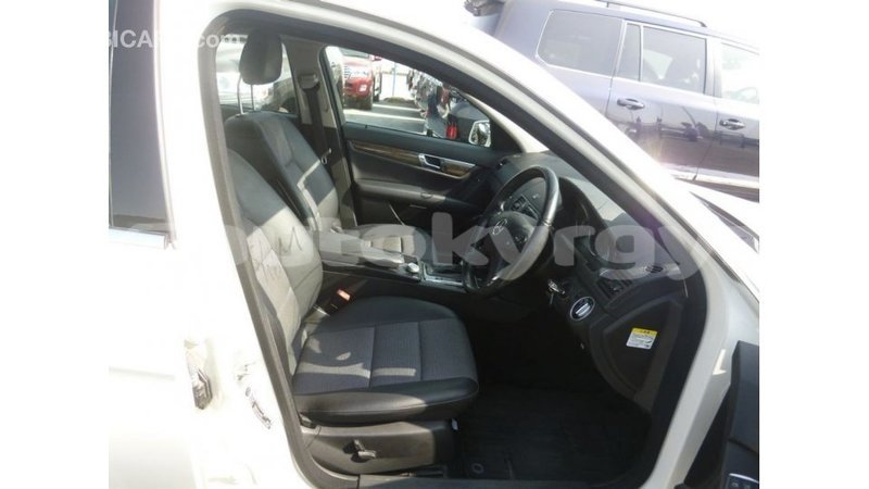 Big with watermark mercedes benz 200 batken import dubai 3217