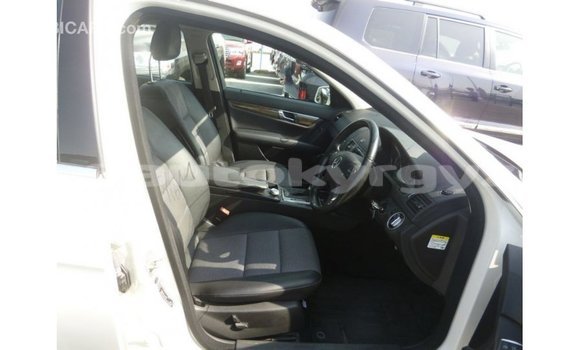 Buy Import Mercedes-Benz 200 White Car in Import - Dubai in Batken Buy Import Mercedes-Benz 200 White Car in Import - Dubai in Batken