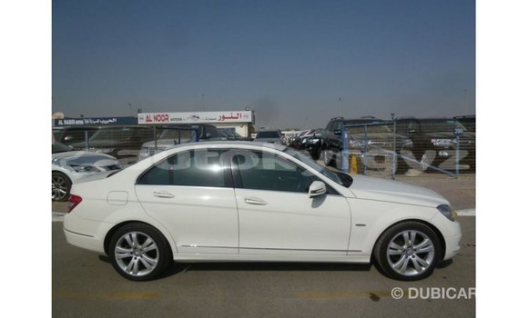 Buy Import Mercedes-Benz 200 White Car in Import - Dubai in Batken Buy Import Mercedes-Benz 200 White Car in Import - Dubai in Batken