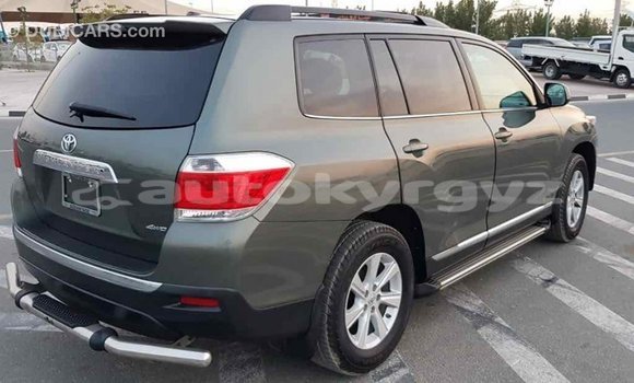 Buy Import Toyota Highlander Green Car in Import - Dubai in Batken Buy Import Toyota Highlander Green Car in Import - Dubai in Batken