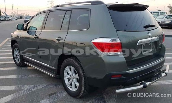 Buy Import Toyota Highlander Green Car in Import - Dubai in Batken Buy Import Toyota Highlander Green Car in Import - Dubai in Batken