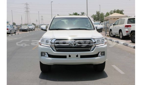 Buy Import Toyota Land Cruiser White Car in Import - Dubai in Batken Buy Import Toyota Land Cruiser White Car in Import - Dubai in Batken