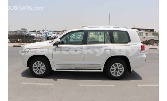 Buy Import Toyota Land Cruiser White Car in Import - Dubai in Batken Buy Import Toyota Land Cruiser White Car in Import - Dubai in Batken