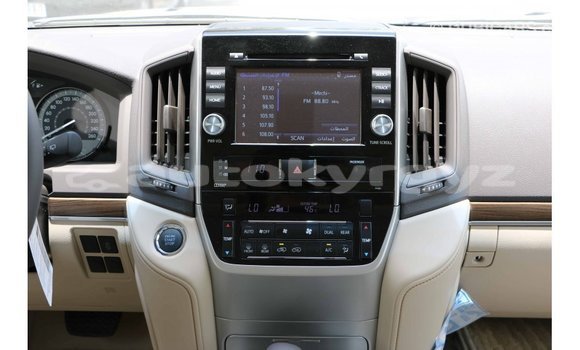 Buy Import Toyota Land Cruiser White Car in Import - Dubai in Batken Buy Import Toyota Land Cruiser White Car in Import - Dubai in Batken
