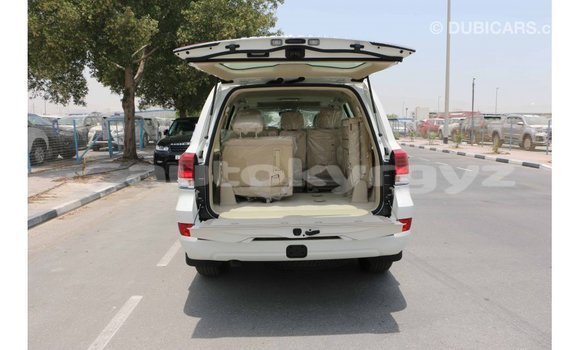 Buy Import Toyota Land Cruiser White Car in Import - Dubai in Batken Buy Import Toyota Land Cruiser White Car in Import - Dubai in Batken