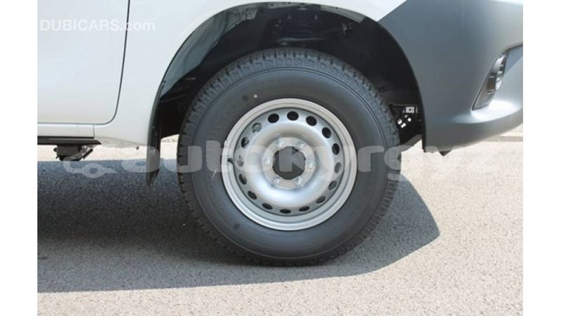Big with watermark toyota hilux batken import dubai 3246