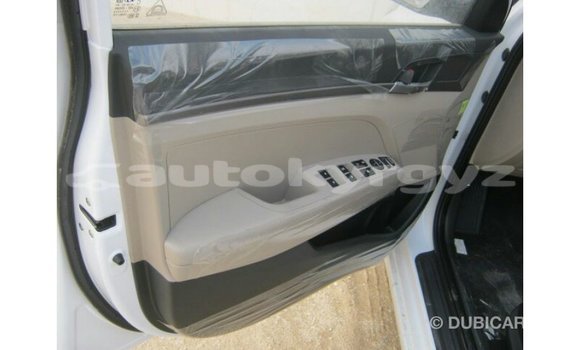 Buy Import Hyundai Elantra White Car in Import - Dubai in Batken