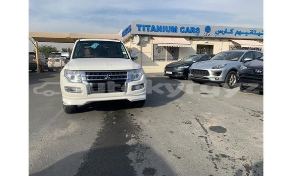 Buy Import Mitsubishi Pajero White Car in Import - Dubai in Batken Buy Import Mitsubishi Pajero White Car in Import - Dubai in Batken