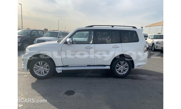 Buy Import Mitsubishi Pajero White Car in Import - Dubai in Batken Buy Import Mitsubishi Pajero White Car in Import - Dubai in Batken