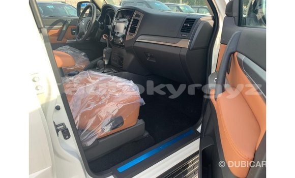 Buy Import Mitsubishi Pajero White Car in Import - Dubai in Batken Buy Import Mitsubishi Pajero White Car in Import - Dubai in Batken