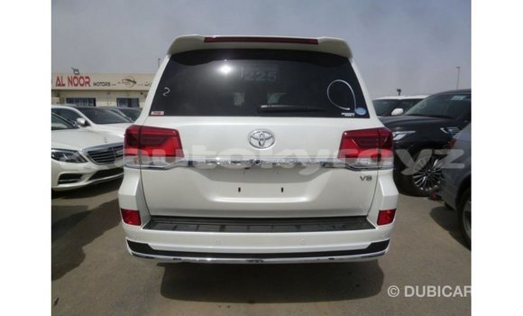 Buy Import Toyota Land Cruiser White Car in Import - Dubai in Batken Buy Import Toyota Land Cruiser White Car in Import - Dubai in Batken