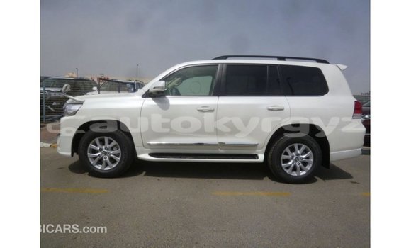 Buy Import Toyota Land Cruiser White Car in Import - Dubai in Batken Buy Import Toyota Land Cruiser White Car in Import - Dubai in Batken