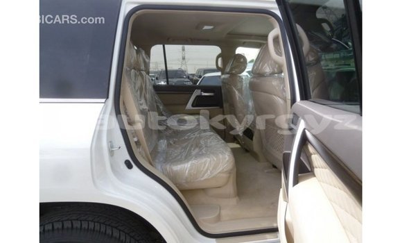 Buy Import Toyota Land Cruiser White Car in Import - Dubai in Batken Buy Import Toyota Land Cruiser White Car in Import - Dubai in Batken