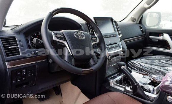 Buy Import Toyota Land Cruiser White Car in Import - Dubai in Batken Buy Import Toyota Land Cruiser White Car in Import - Dubai in Batken