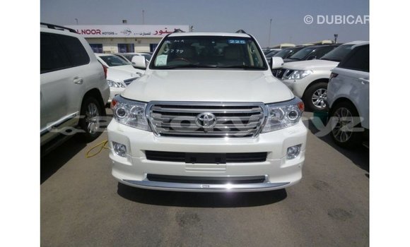 Buy Import Toyota Land Cruiser White Car in Import - Dubai in Batken Buy Import Toyota Land Cruiser White Car in Import - Dubai in Batken