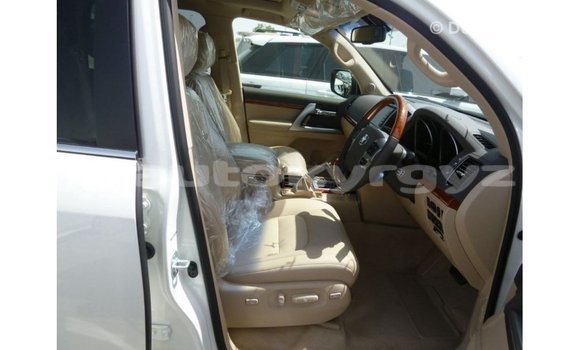 Buy Import Toyota Land Cruiser White Car in Import - Dubai in Batken Buy Import Toyota Land Cruiser White Car in Import - Dubai in Batken