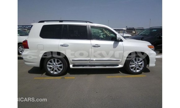 Buy Import Toyota Land Cruiser White Car in Import - Dubai in Batken Buy Import Toyota Land Cruiser White Car in Import - Dubai in Batken