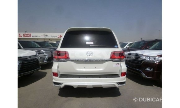 Buy Import Toyota Land Cruiser White Car in Import - Dubai in Batken Buy Import Toyota Land Cruiser White Car in Import - Dubai in Batken