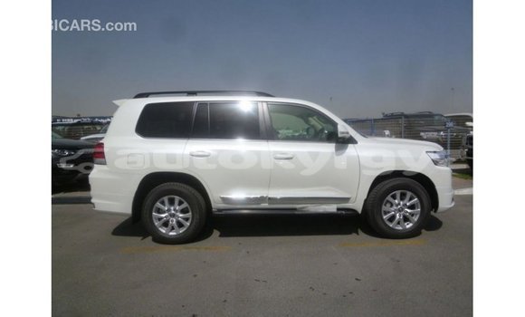 Buy Import Toyota Land Cruiser White Car in Import - Dubai in Batken Buy Import Toyota Land Cruiser White Car in Import - Dubai in Batken
