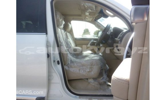 Buy Import Toyota Land Cruiser White Car in Import - Dubai in Batken Buy Import Toyota Land Cruiser White Car in Import - Dubai in Batken