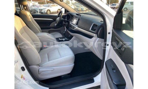 Buy Import Toyota Highlander White Car in Import - Dubai in Batken Buy Import Toyota Highlander White Car in Import - Dubai in Batken