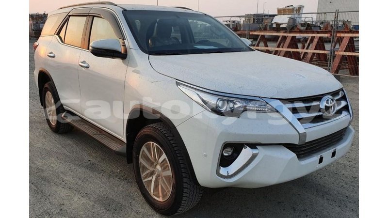 Big with watermark toyota fortuner batken import dubai 3424