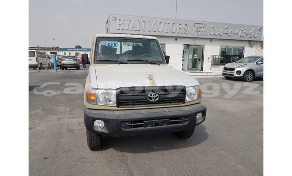 Buy Import Toyota Land Cruiser Beige Car in Import - Dubai in Batken Buy Import Toyota Land Cruiser Beige Car in Import - Dubai in Batken