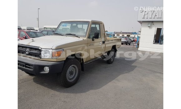 Buy Import Toyota Land Cruiser Beige Car in Import - Dubai in Batken Buy Import Toyota Land Cruiser Beige Car in Import - Dubai in Batken