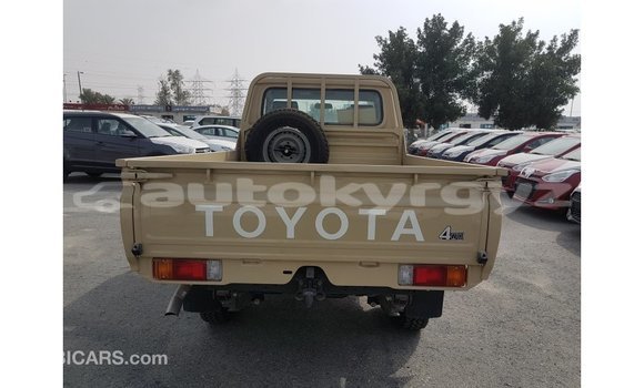 Buy Import Toyota Land Cruiser Beige Car in Import - Dubai in Batken Buy Import Toyota Land Cruiser Beige Car in Import - Dubai in Batken