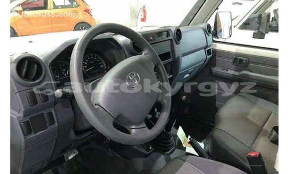 Buy Import Toyota Land Cruiser White Car in Import - Dubai in Batken Buy Import Toyota Land Cruiser White Car in Import - Dubai in Batken