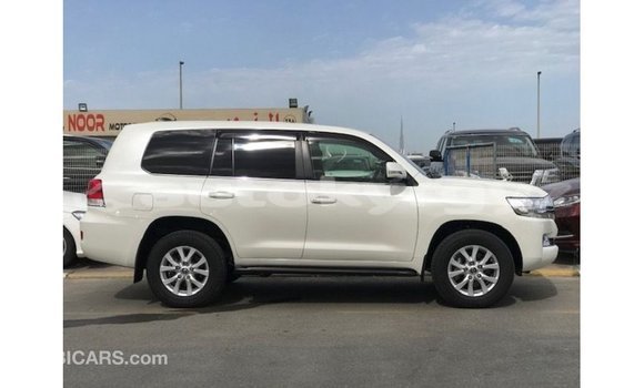 Buy Import Toyota Land Cruiser White Car in Import - Dubai in Batken Buy Import Toyota Land Cruiser White Car in Import - Dubai in Batken