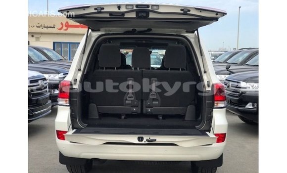 Buy Import Toyota Land Cruiser White Car in Import - Dubai in Batken Buy Import Toyota Land Cruiser White Car in Import - Dubai in Batken