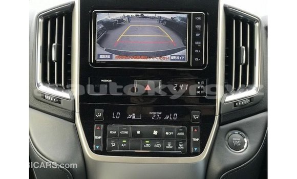 Buy Import Toyota Land Cruiser White Car in Import - Dubai in Batken Buy Import Toyota Land Cruiser White Car in Import - Dubai in Batken