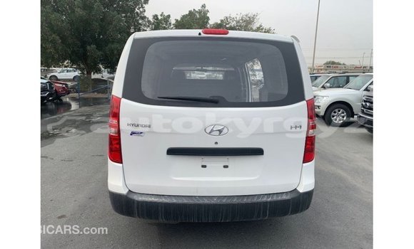 Buy Import Hyundai Cargo White Car in Import - Dubai in Batken Buy Import Hyundai Cargo White Car in Import - Dubai in Batken
