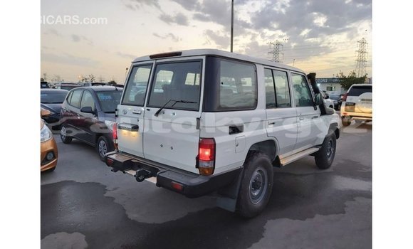 Buy Import Toyota Land Cruiser White Car in Import - Dubai in Batken Buy Import Toyota Land Cruiser White Car in Import - Dubai in Batken
